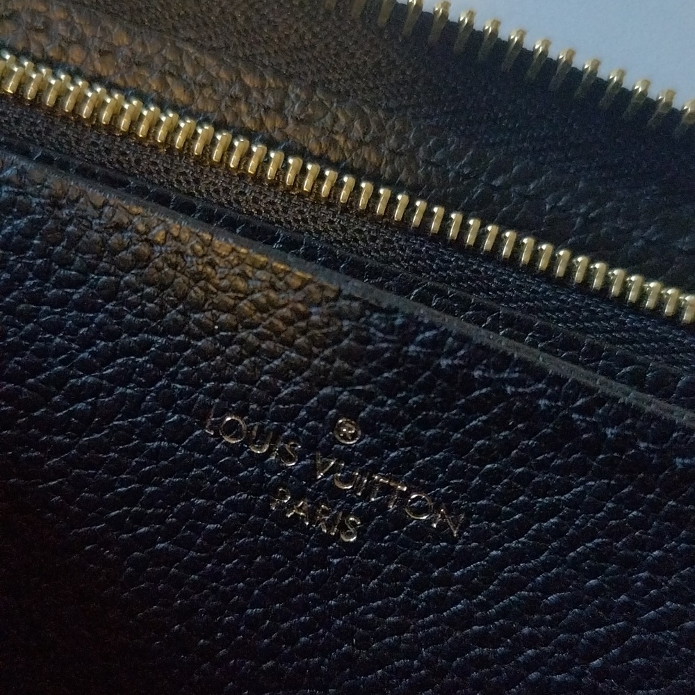 Louis Vuitton Zippy Wallet - Picture 4 of 5